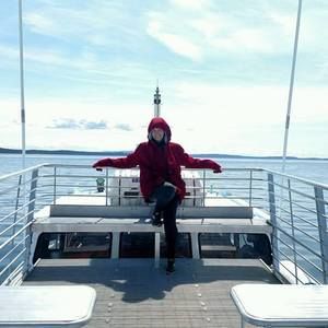 Meet your Posher, Elise